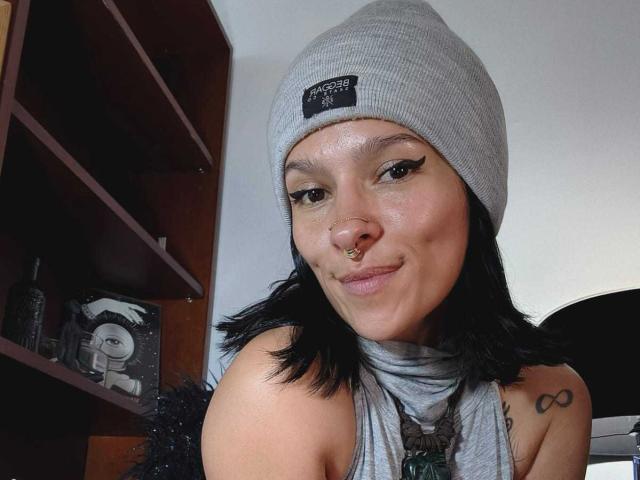 AmelieBlake - Live Sex Cam - 29324090