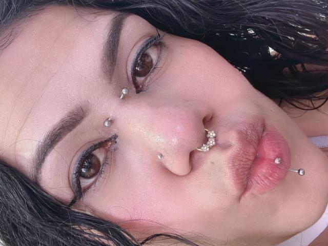 TarahDustin - Sexe cam en vivo - 29347415