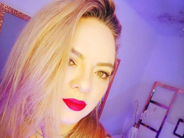 AvaMia - Live porn &amp; sex cam - 29350403