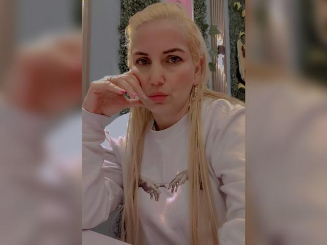 GiuliaAddams - Live sex cam - 29352797