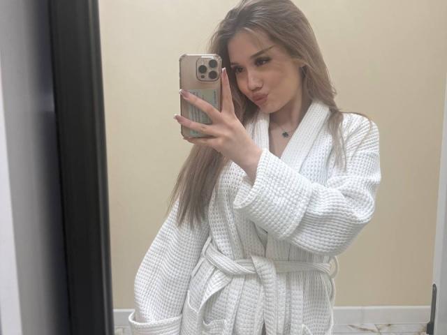 MichelFishbein - Live porn &amp; sex cam - 29356478