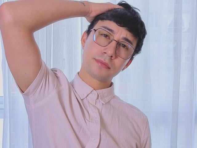 OliverHot69 - Élő pornó és szexkamera - 29367143