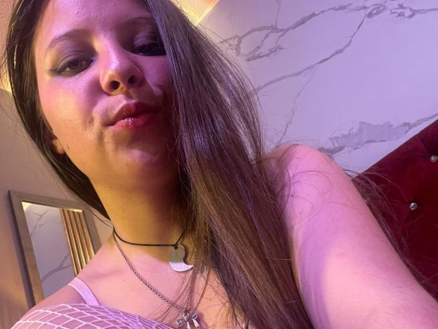 GraceRedMiller - Live porn &amp; sex cam - 29383439