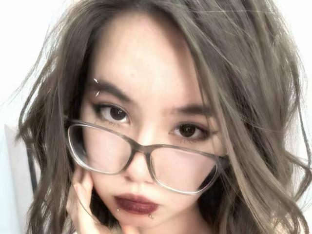 EmelineLattig - Live porn &amp; sex cam - 29395709