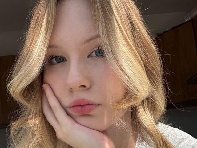 EllamaeRaugust - Live sexe cam - 29406560