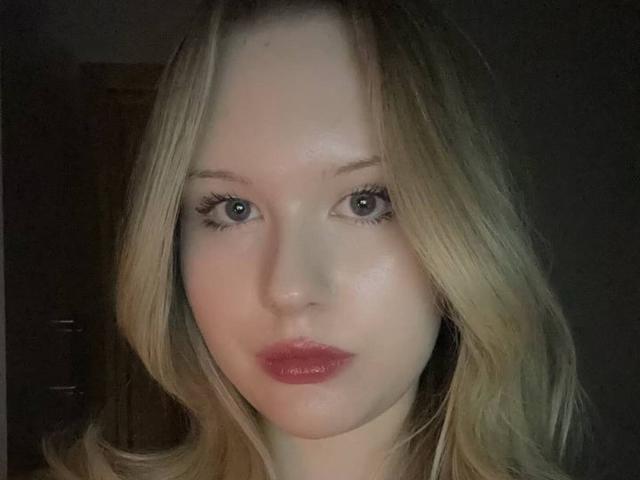 EllamaeRaugust - сексуальная веб-камера в реальном времени - 29406569