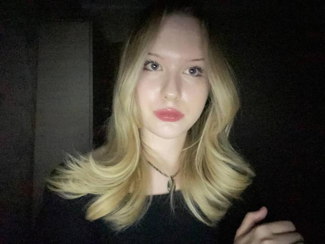 EllamaeRaugust - Live sexe cam - 29406593