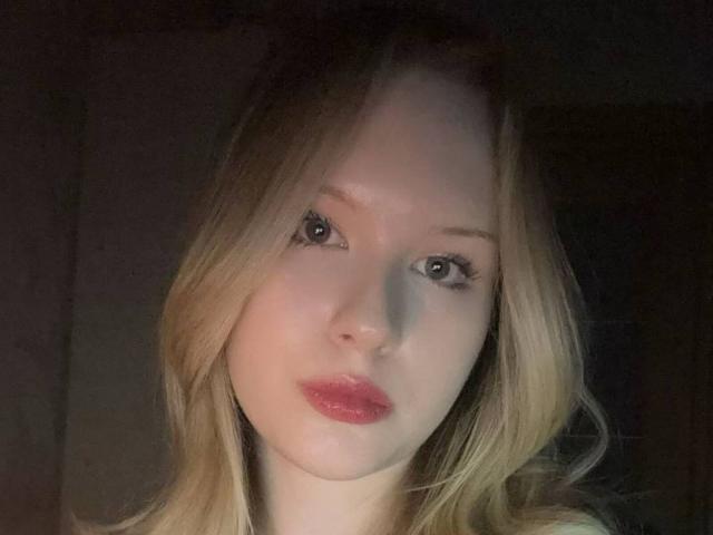 EllamaeRaugust - Camera khiêu dâm &amp; quyến rũ trực tiếp - 29406596