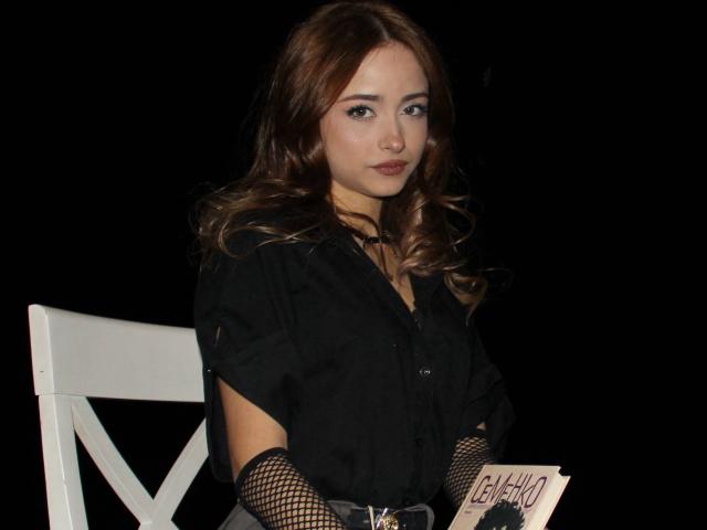 EmiliaMuse - Live sexe cam - 29409605