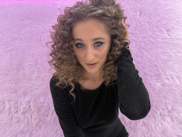 MichelleHotX69 - Live Sex Cam - 29409716