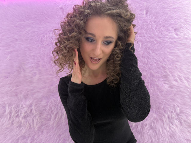 MichelleHotX69 - Live Sex Cam - 29409725