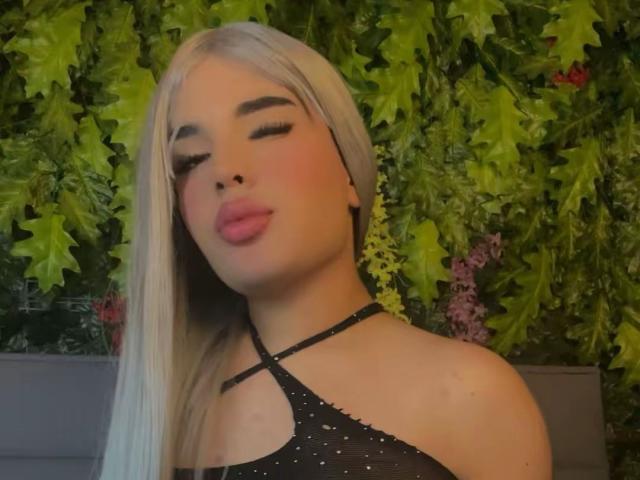 GlossyyBratz - Live sexe cam - 29413466