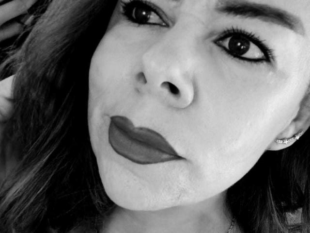 EmiliaMilf - Sexe cam en vivo - 29420273