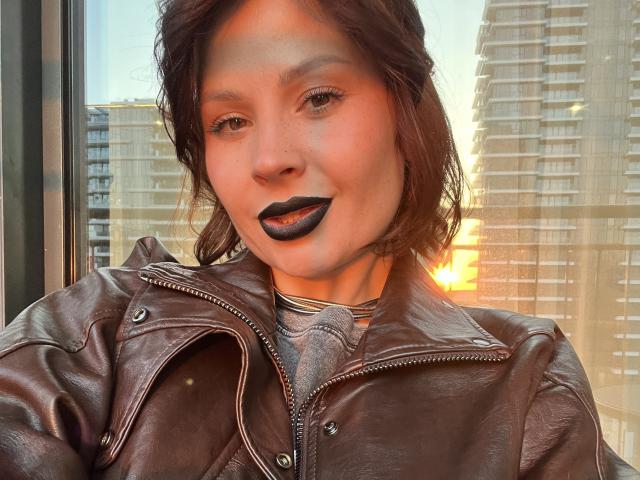 MedeaAllure - Live porn &amp; sex cam - 29425325