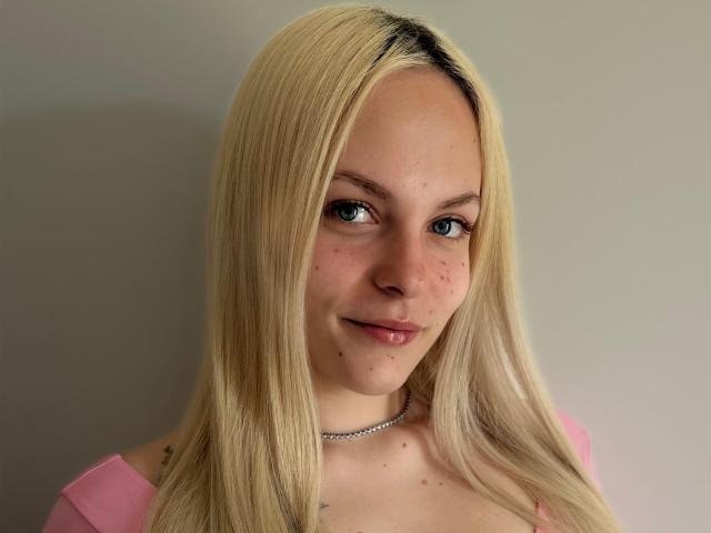 ZayaIzBack - Sexe cam en vivo - 29425412