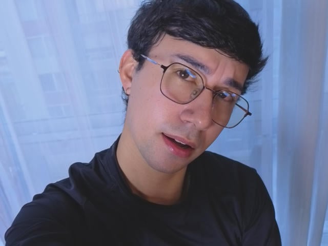 OliverHot69 - Live porn &amp; sex cam - 29425700