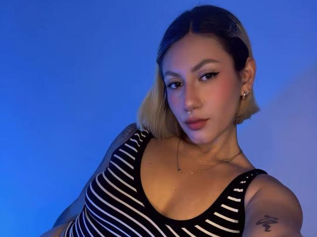 EmilyRobertts - Live sex cam - 29429510