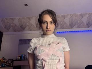 Watch LuraSalminen Live on XLoveCam