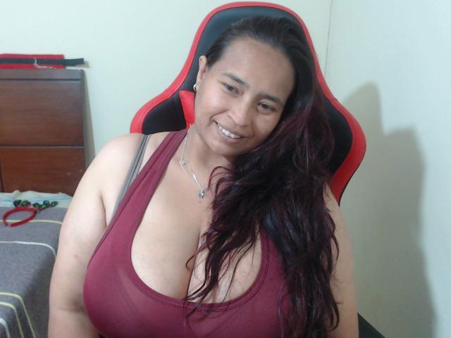 MariposaBigTits - Live porn &amp; sex cam - 29434316