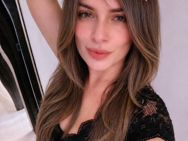 GynnaHykari - Live porn &amp; sex cam - 29437340