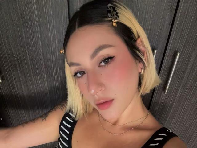 EmilyRobertts - Sexe cam en vivo - 29440340