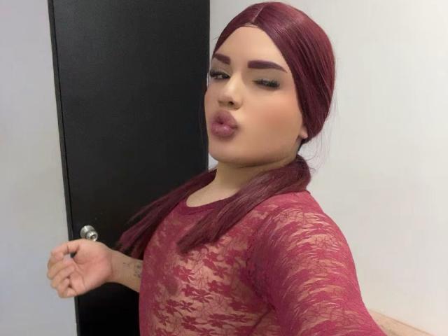 GlossyyBratz - Live porn &amp; sex cam - 29440703