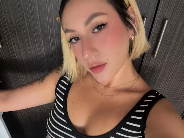 EmilyRobertts - Live sexe cam - 29449499