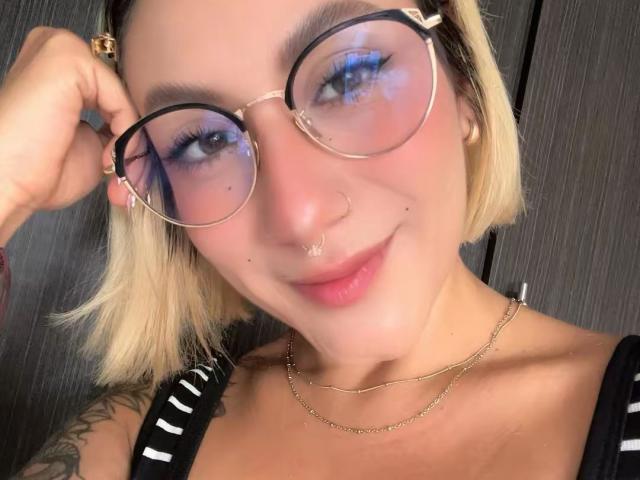 EmilyRobertts - Sexe cam en vivo - 29449505