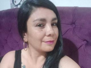 Watch VivianMilf Live on XLoveCam