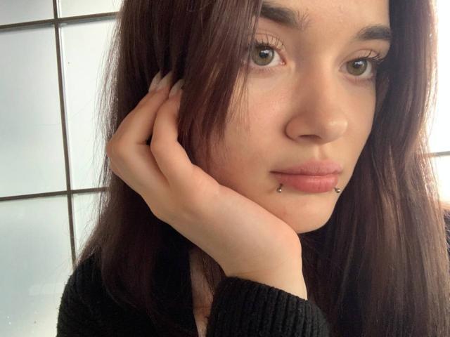 LianaKisses - Live porn &amp; sex cam - 29472041
