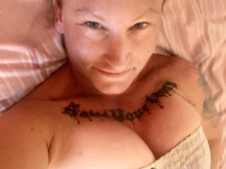 melissastrip-hot