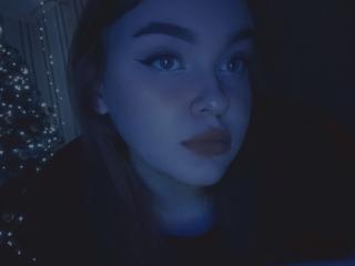 Watch KeenaBerteau Live on XLoveCam