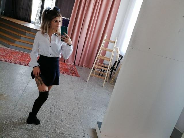 CoralieVonschriltz - Live porn &amp; sex cam - 29495420