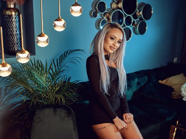 ReenaDolce - Live porn &amp; sex cam - 29498174