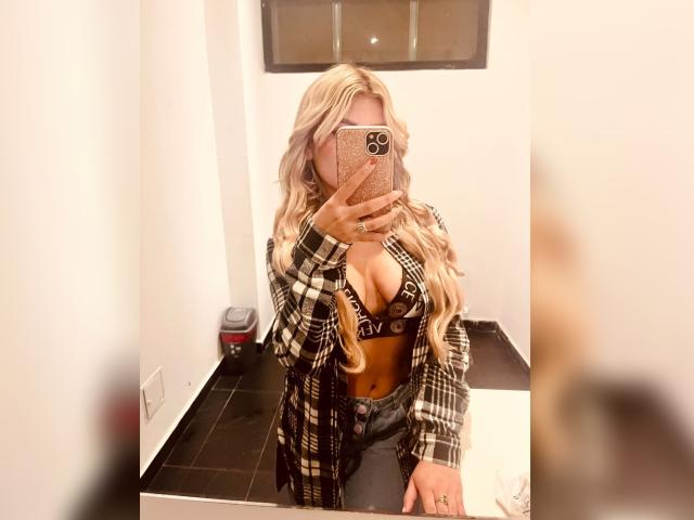 SabrinaColle - Live porn &amp; sex cam - 29503325