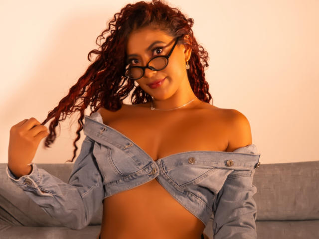 MiaBianchi - Live porn &amp; sex cam - 29510702