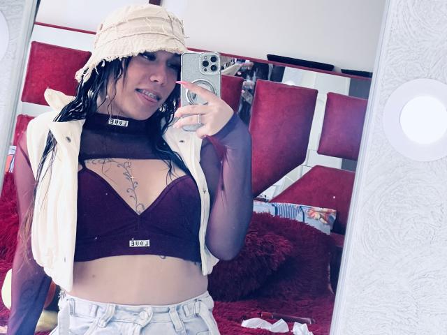 GeraldineSuan - Live porn &amp; sex cam - 29520629