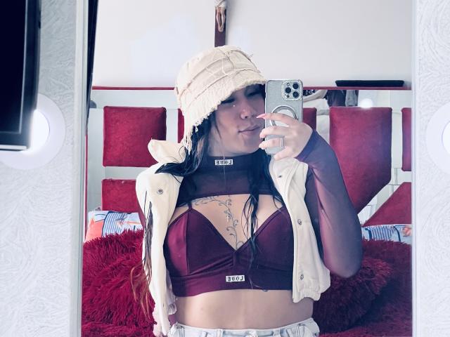 GeraldineSuan - Live porn &amp; sex cam - 29520641