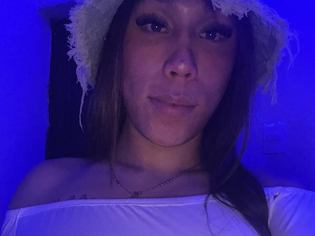 GeraldineSuan - Live porn &amp; sex cam - 29521268