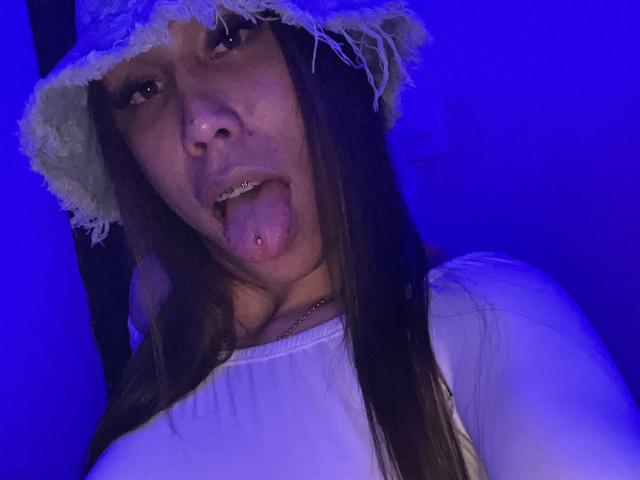 GeraldineSuan - Live porn &amp; sex cam - 29521280