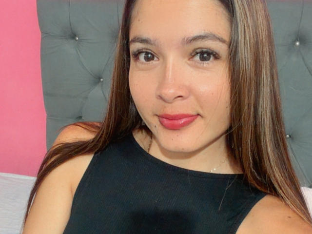 Gabrielafoxxy - Live Sex Cam - 29530685