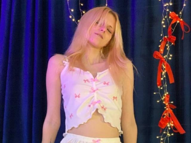 DierdreLorenzano - Sexe cam en vivo - 29538407
