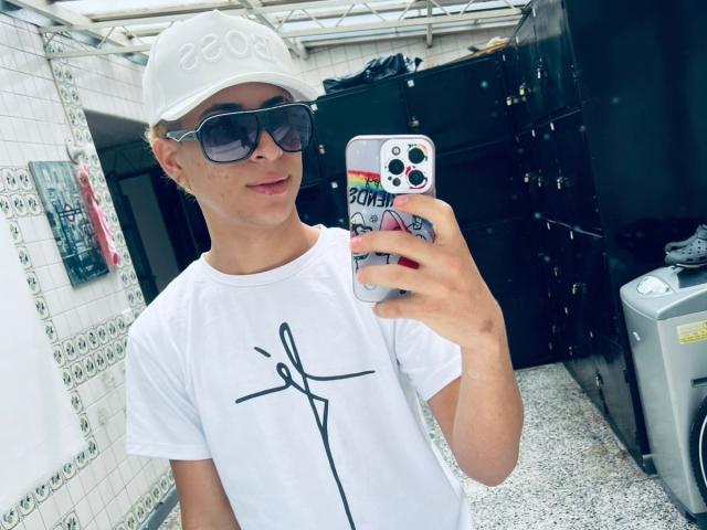 HollmanFronsh - Live sex cam - 29542409