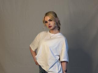 VerlaAines Live Chat on XLoveCam