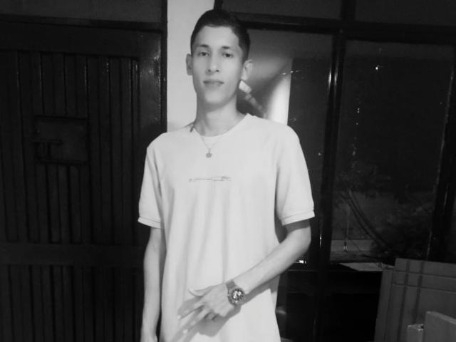 AlannaAndJames - Live porn &amp; sex cam - 29561360
