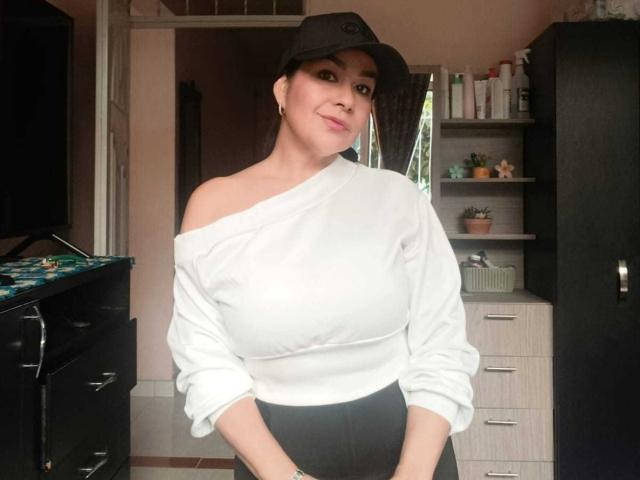 TamaraFoxy - Live sex cam - 29561696