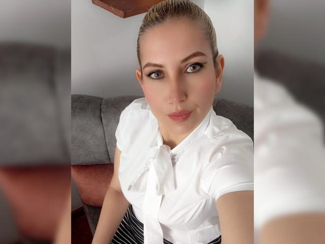 GiuliaAddams - Live sex cam - 29573120