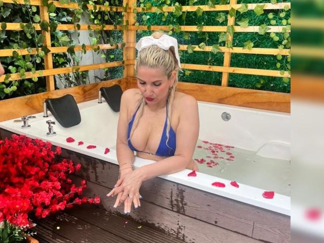 GiuliaAddams - Live sexe cam - 29573141