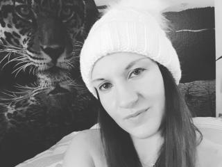 AnnyTasty-hot Live Chat on XLoveCam