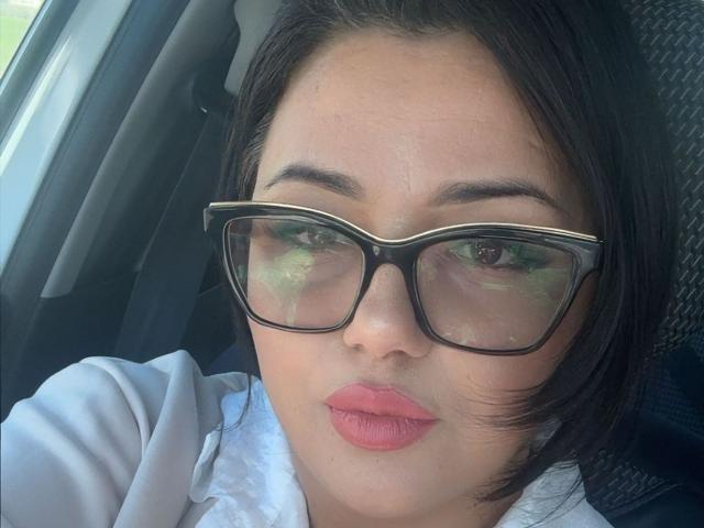 YnnaYub69 - Live sex cam - 29589362